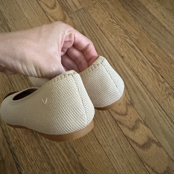 Vivaia Aria 5 Womens Size 9.5 Beige Black Classic Pointed-Toe Ballet Flats - Picture 8 of 10